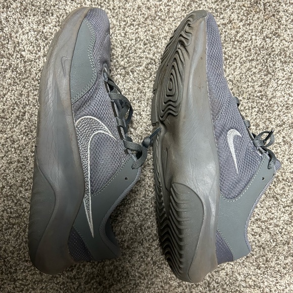 Nike Legend Essential 3 - Picture 6 of 9